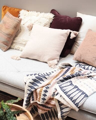 Декоративные подушки в спальню Лимасол | Accent pillows for bedroom Limassol
